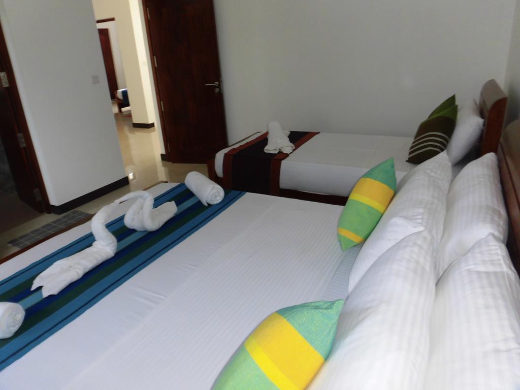 Pick & Go White House Bed & Breakfast Negombo Exterior photo